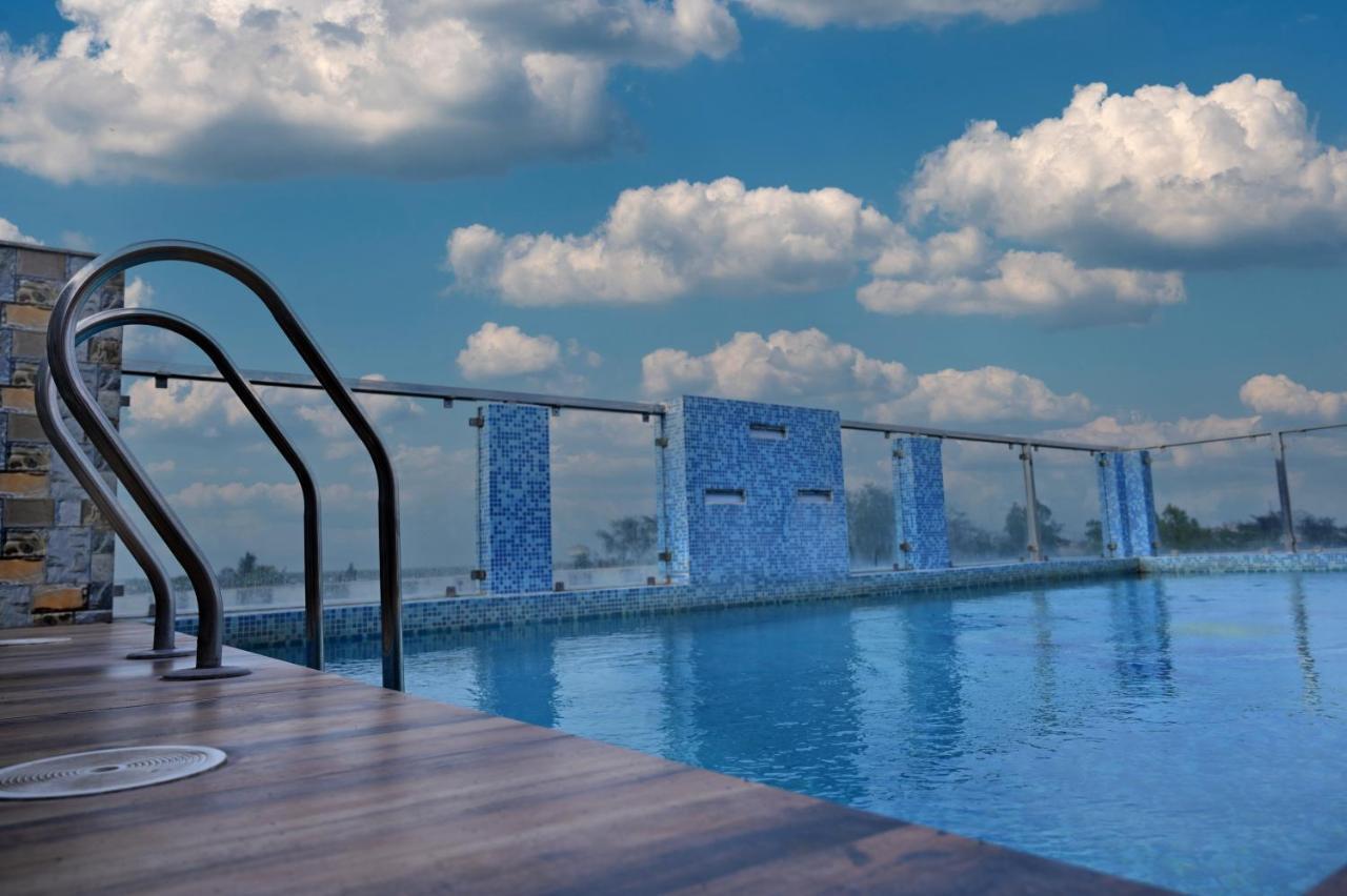 Hotel Silver Land New Digha With Rooftop Pool Kültér fotó