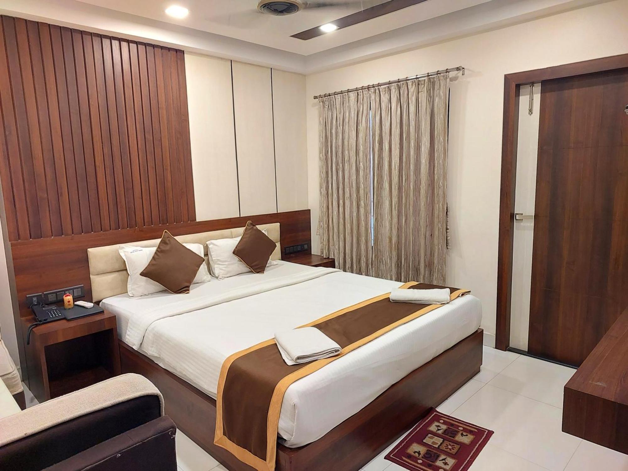 Hotel Silver Land New Digha With Rooftop Pool Kültér fotó