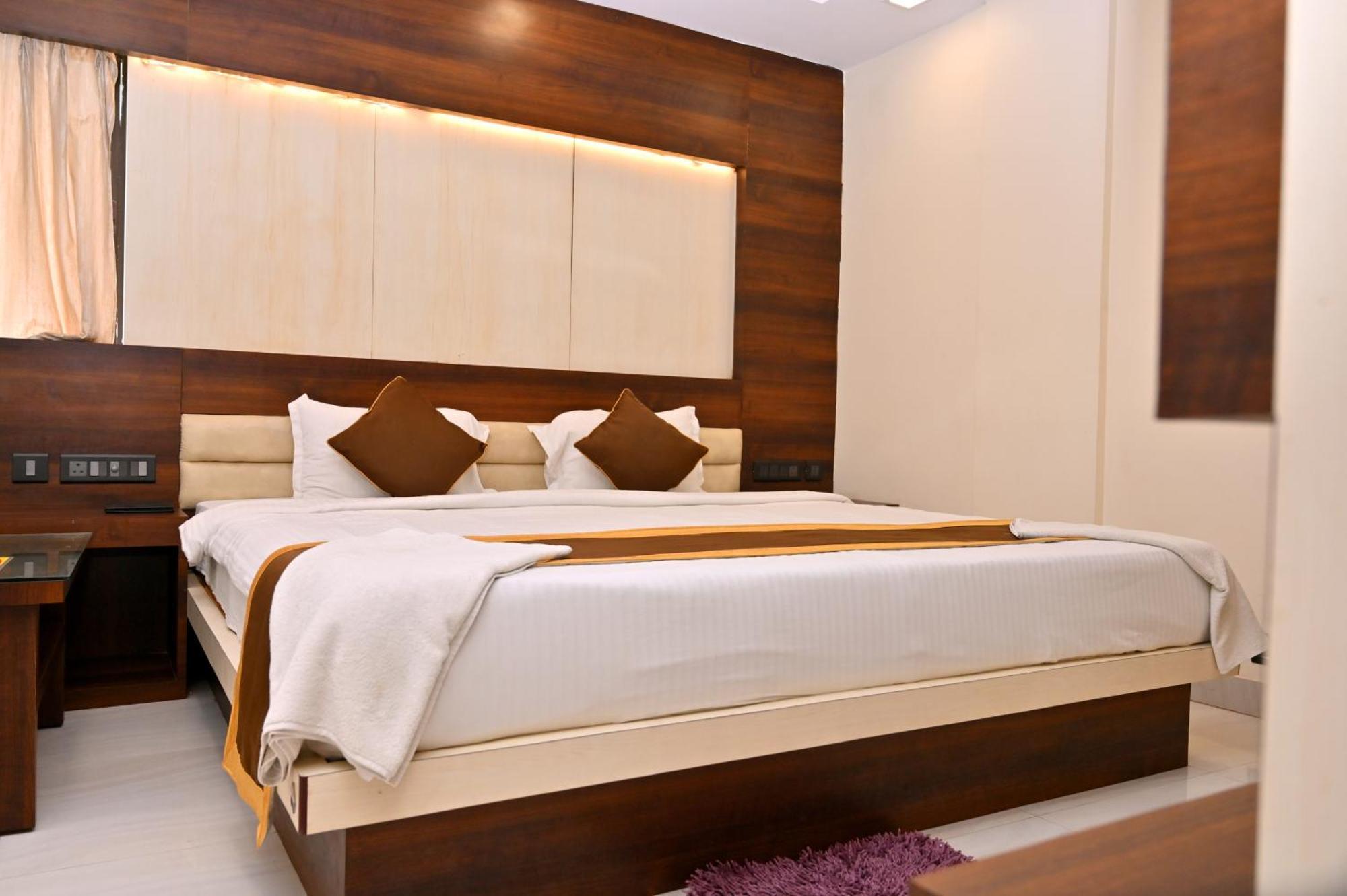 Hotel Silver Land New Digha With Rooftop Pool Kültér fotó